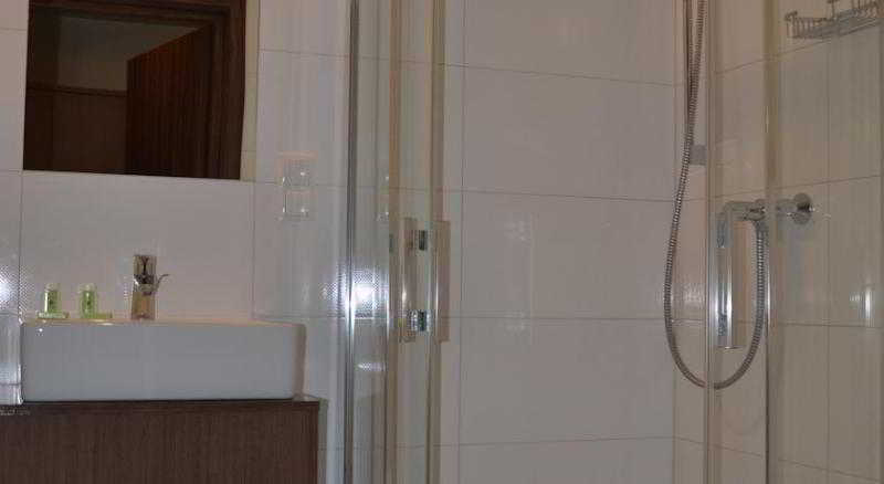טארנאו Hotel Pod Debem מראה חיצוני תמונה