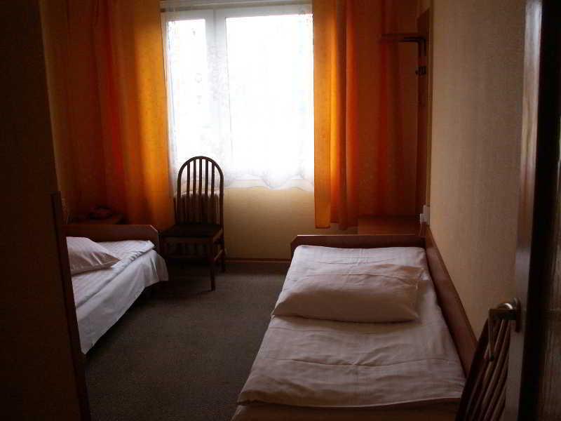 טארנאו Hotel Pod Debem מראה חיצוני תמונה