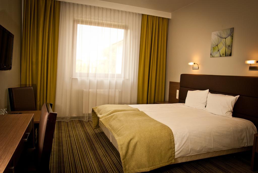 טארנאו Hotel Pod Debem מראה חיצוני תמונה