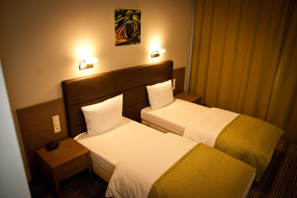 טארנאו Hotel Pod Debem מראה חיצוני תמונה