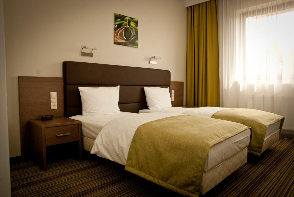 טארנאו Hotel Pod Debem מראה חיצוני תמונה