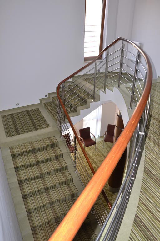 טארנאו Hotel Pod Debem מראה חיצוני תמונה
